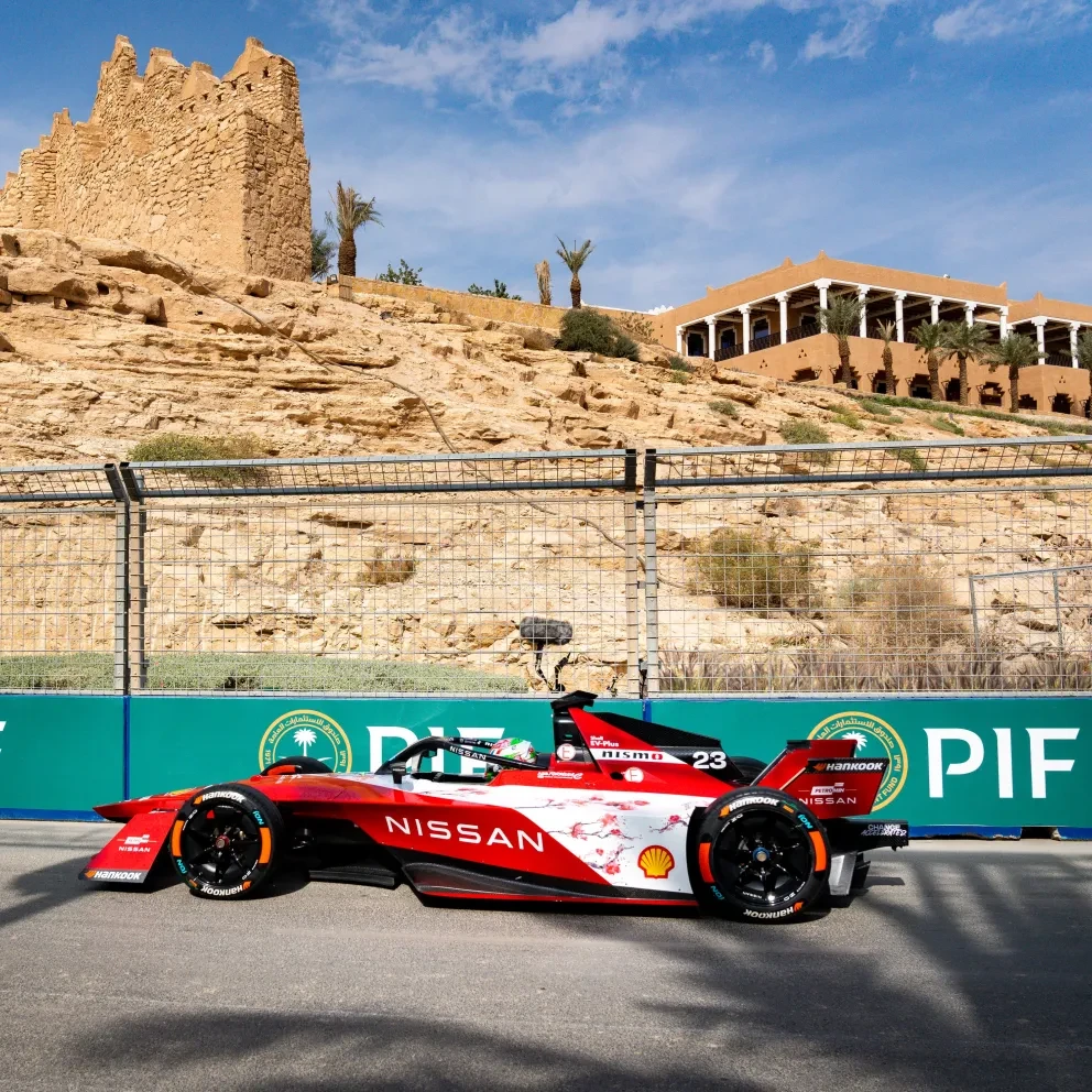 Nissan Formula E Team pakt poleposition en podiumplaats in E-Prix Diriyah
