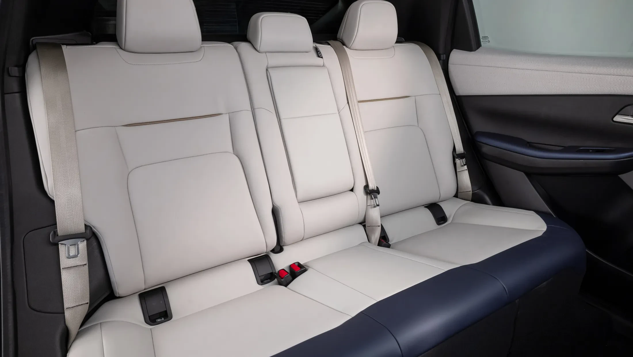 leaf rear seats